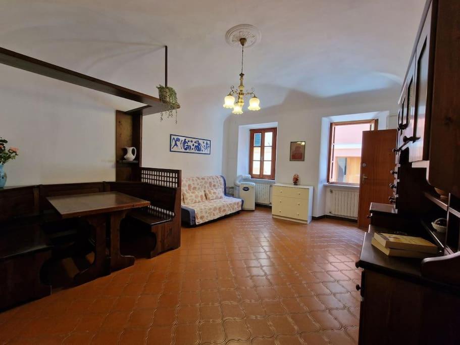 Silver Sands Finale Ligure - Traditional Apartment - 4 Beds & Terrace By The Beach Экстерьер фото