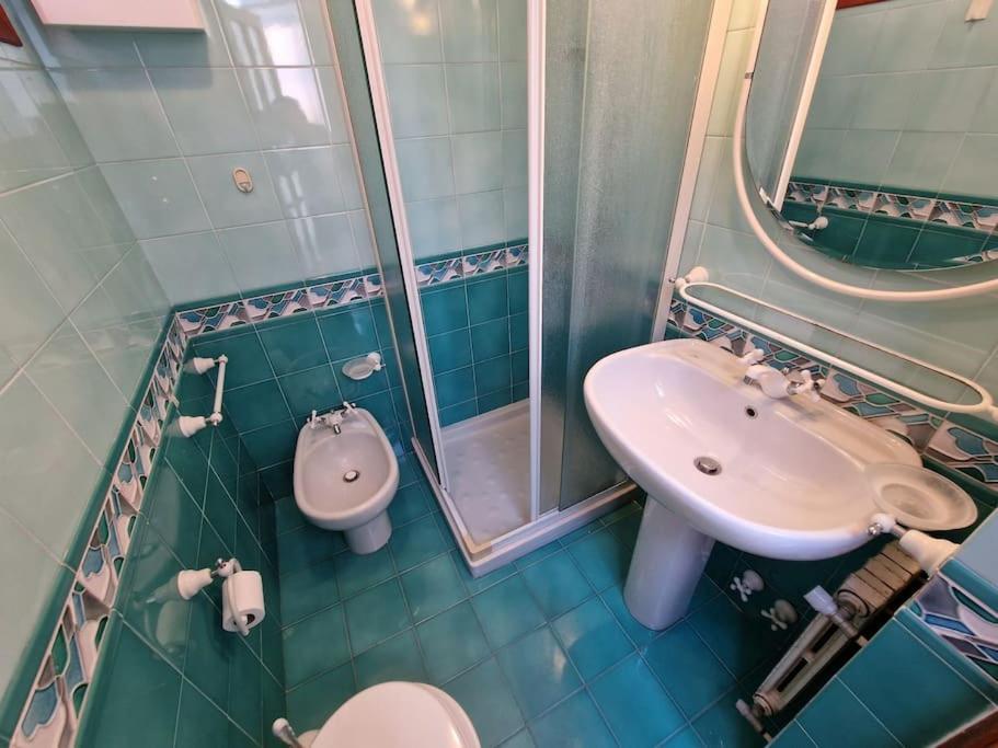 Silver Sands Finale Ligure - Traditional Apartment - 4 Beds & Terrace By The Beach Экстерьер фото